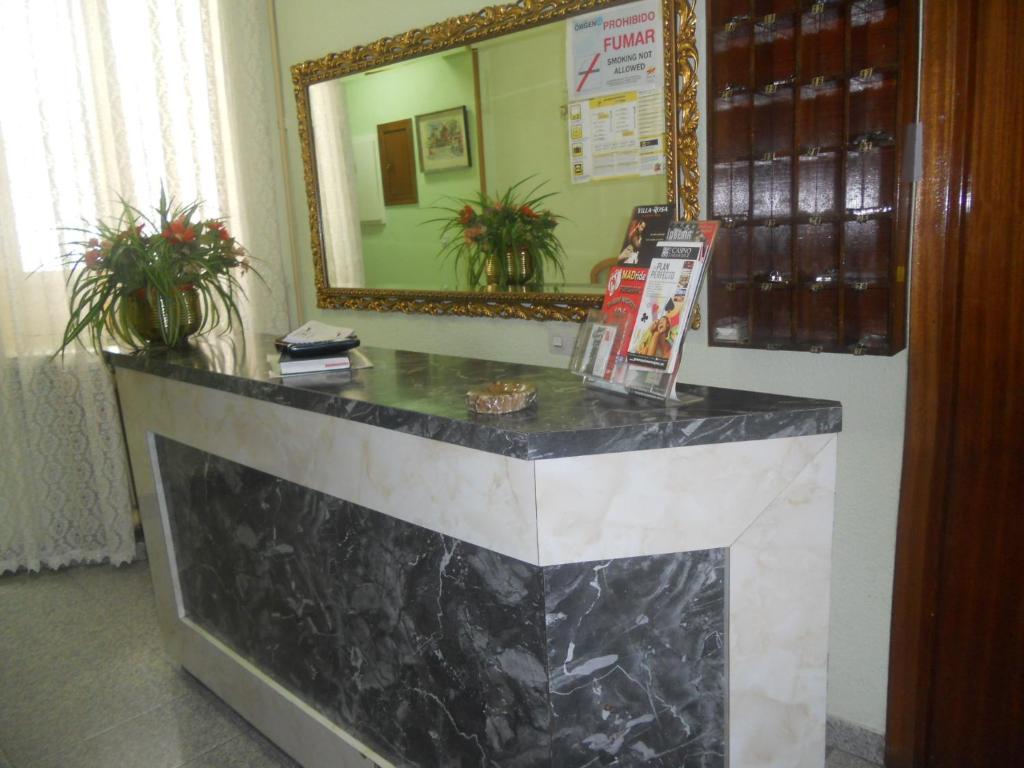Hostal Olga Madrid Exterior foto